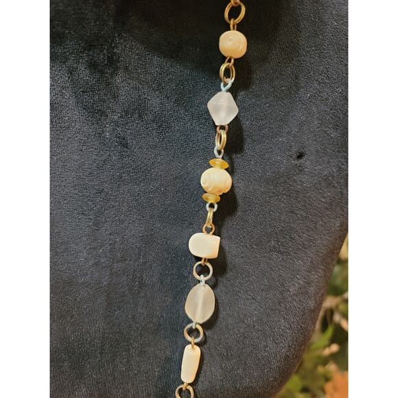 Women's Long Beaded Necklace With Ivory And Clear Beads Barrel Screw Lock - Picture 3 of 4